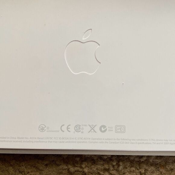 Apple Keyboard  - Picture 5 of 5